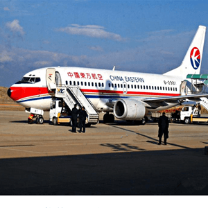 甘孜康定机场空运航空快运业稳步发展的原因是什么？